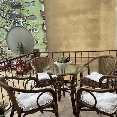 Great Flat Sleeps 6 In Center * Pula